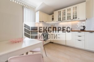  2 bedroom apartment, Greek area