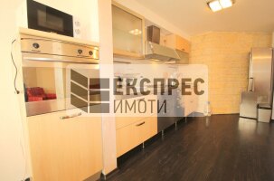 Luxuriously, furnished 2 bedroom apartment, Greek area