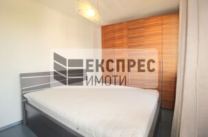 Luxuriously, furnished 2 bedroom apartment, Greek area