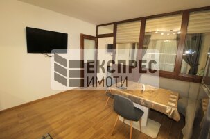 Обзаведен, Нов, Луксозен Тристаен апартамент, Център