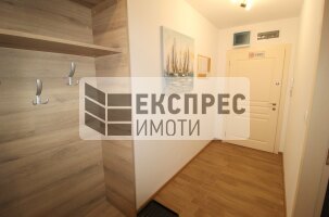 Обзаведен, Нов, Луксозен Тристаен апартамент, Център
