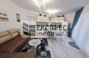 Neu, Möbliert, Luxuriös 2 Schlafzimmer Wohnung, Center