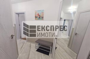Neu, Möbliert, Luxuriös 2 Schlafzimmer Wohnung, Center
