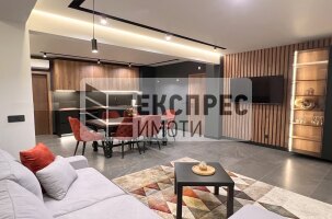 Луксозно, Обзаведен Тристаен апартамент, Гръцка махала