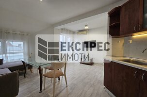 Обзаведен Тристаен апартамент, Лятно кино Тракия