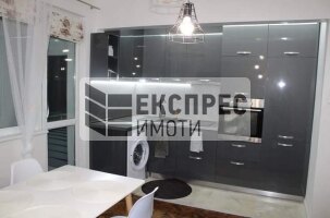 Нов, Обзаведен Тристаен апартамент, Център