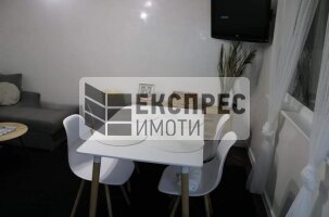 Нов, Обзаведен Тристаен апартамент, Център