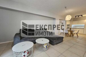 Луксозно, Обзаведен Тристаен апартамент, Червен площад