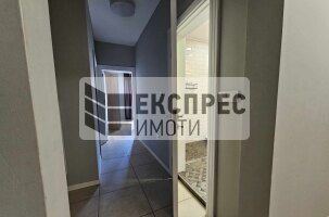 Луксозно, Обзаведен Тристаен апартамент, Червен площад