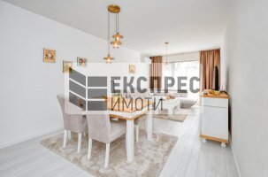 Обзаведен, Нов, Луксозен Двустаен апартамент, Център