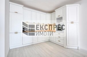 Обзаведен, Нов, Луксозен Двустаен апартамент, Център