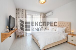 Обзаведен, Нов, Луксозен Двустаен апартамент, Център