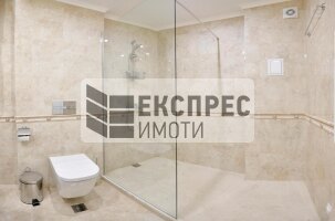 Обзаведен, Нов, Луксозен Двустаен апартамент, Център