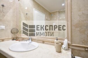Обзаведен, Нов, Луксозен Двустаен апартамент, Център