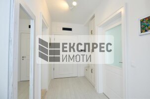 Обзаведен, Нов, Луксозен Двустаен апартамент, Център