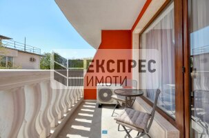 Обзаведен, Нов, Луксозен Двустаен апартамент, Център