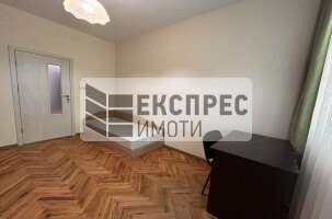 Furnished 2 Schlafzimmer Wohnung, Regional hospital