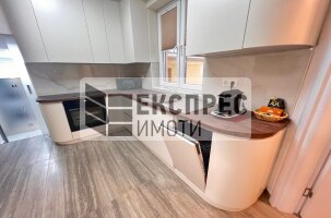 Нов Луксозен Тристаен апартамент, Център