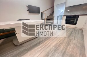 Нов Луксозен Тристаен апартамент, Център