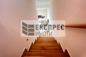 Нов Луксозен Тристаен апартамент, Център