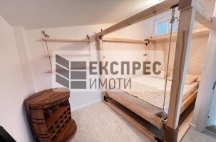 Нов Луксозен Тристаен апартамент, Център