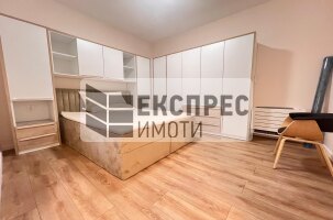 Нов Луксозен Тристаен апартамент, Център