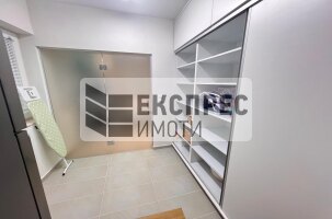 Нов Луксозен Тристаен апартамент, Център