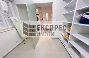 Нов Луксозен Тристаен апартамент, Център