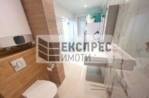 Нов Луксозен Тристаен апартамент, Център