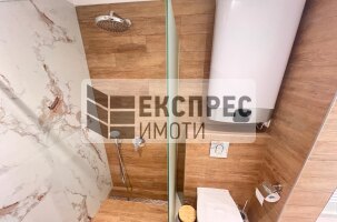 Нов Луксозен Тристаен апартамент, Център