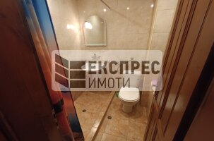 Обзаведен Тристаен апартамент, Лятно кино Тракия