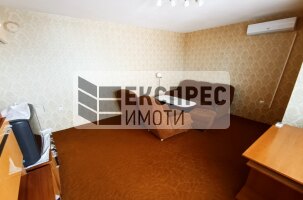 Furnished 3 bedroom apartment, Center