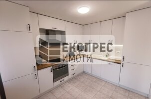 Обзаведен Тристаен апартамент, Център