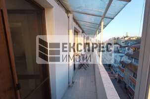 Обзаведен Тристаен апартамент, Център