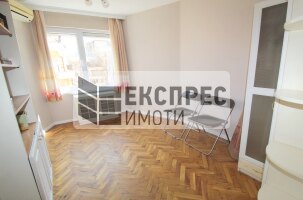 Обзаведен Тристаен апартамент, Център