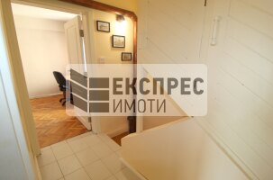 Обзаведен Тристаен апартамент, Център