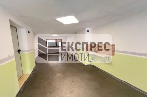 нов Двустаен апартамент, Погреби