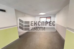 нов Двустаен апартамент, Погреби