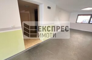 нов Двустаен апартамент, Погреби