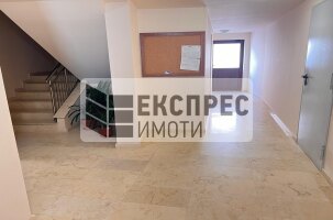 нов Двустаен апартамент, Погреби