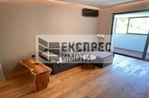 Обзаведен Тристаен апартамент, Окръжна болница
