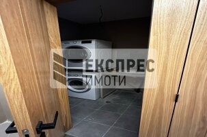 Обзаведен Тристаен апартамент, Окръжна болница