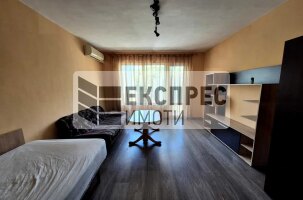 Обзавeден Четиристаен апартамент, Окръжна болница