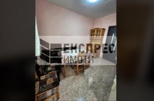 Обзавeден Четиристаен апартамент, Окръжна болница