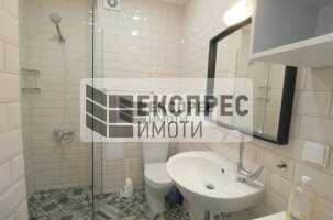 Луксозно, Обзаведен Тристаен апартамент, Червен площад