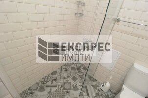 Луксозно, Обзаведен Тристаен апартамент, Червен площад