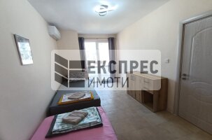 Обзаведен Тристаен апартамент, Окръжна болница