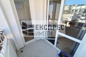 Обзаведен Тристаен апартамент, Окръжна болница
