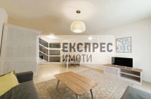 Нов, Обзаведен Тристаен апартамент, Център