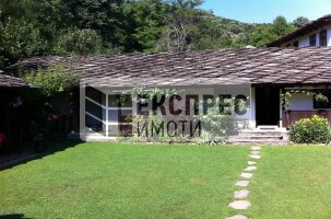 КЪЩА ЗА ГОСТИ ''ХАДЖИ ВЕЛИНОВ ХАН'' ,СЕЛО БОЖЕНЦИ, Хотел